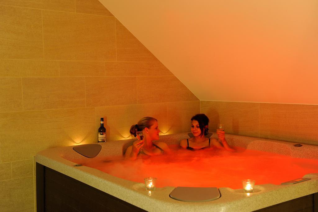 Ranc Milovice Hotel Milovice  Buitenkant foto