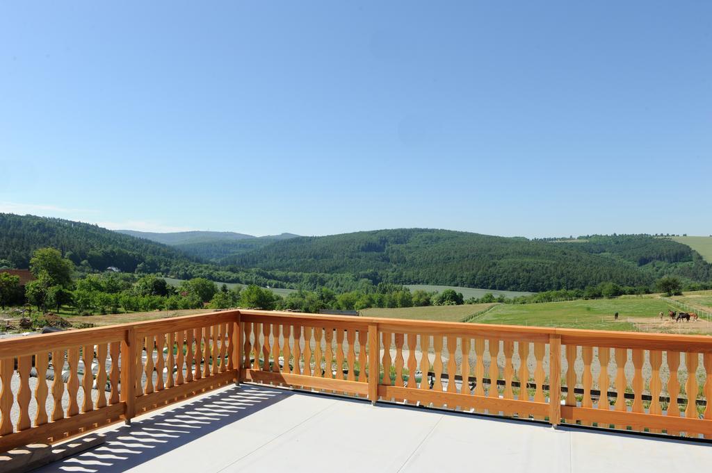Ranc Milovice Hotel Milovice  Buitenkant foto