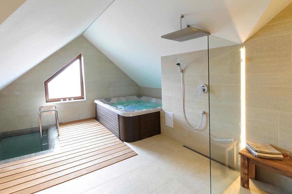 Ranc Milovice Hotel Milovice  Buitenkant foto